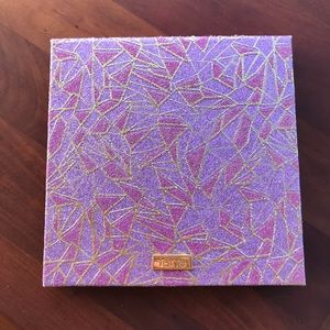 Large Tarte magnetic pallet